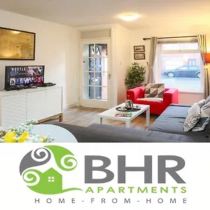  Apartment Great Location - Centre - Parking - 4 Beds - 2 Bedrooms